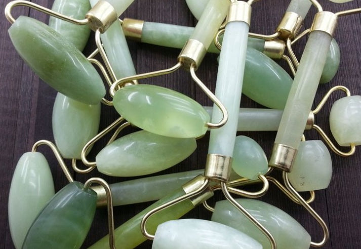 Buy Luxury Jade Roller & Gua Sha Facial Massage Set – Pink / Green / Gift Box Options | Beauty Device / Skincare Device – Best Online by Rosavie